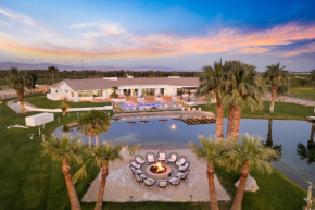 Buena Vista by AvantStay Massive Outdoor Oasis w Pool Spa Firepit